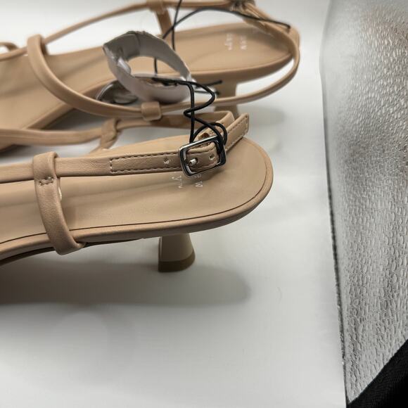 NWT Women's Reggie Toe Thong Strappy 2 inch Heels A New Day Target Sandals 10 - Picture 3 of 9